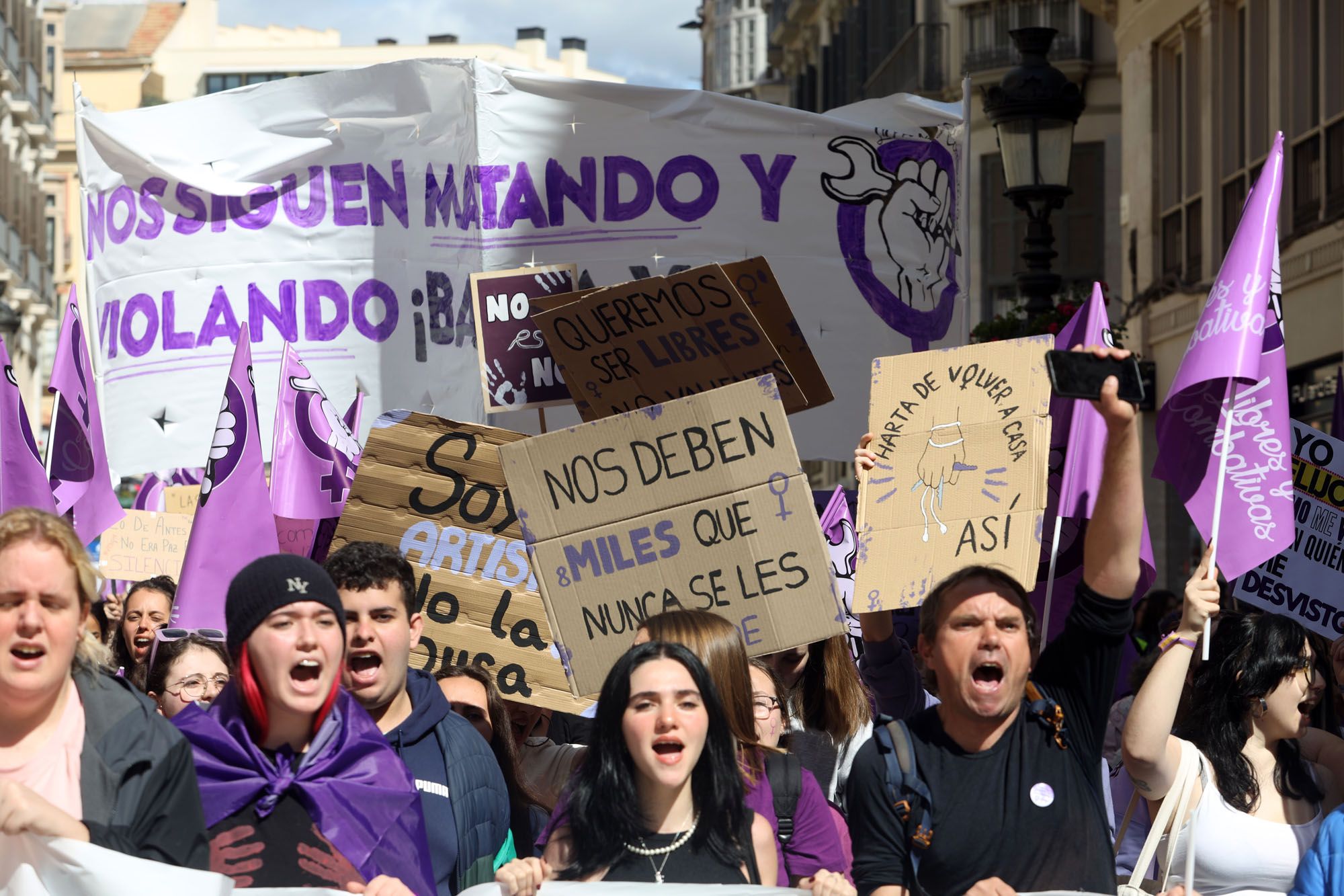 La manifestación estudiantil por el 8M en Málaga, en imágenes