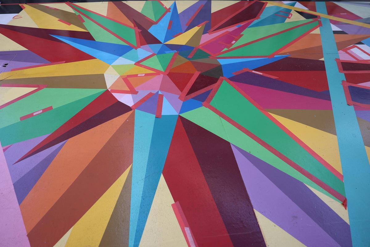 Todas las imágenes de la calle Santa Inés, en Sant Antoni, donde se ha restaurado la obra de Okuda.