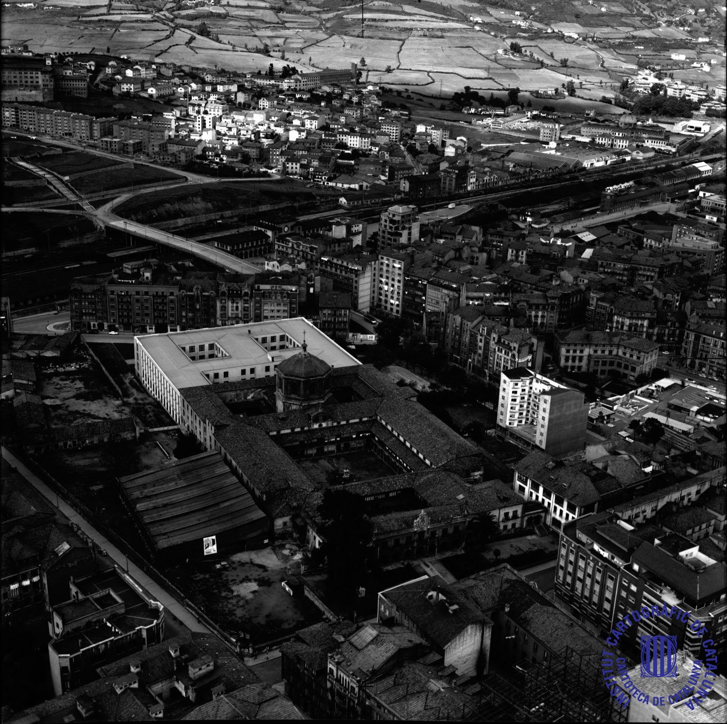 Un vuelo al pasado: así era Asturias, desde el aire, en 1962