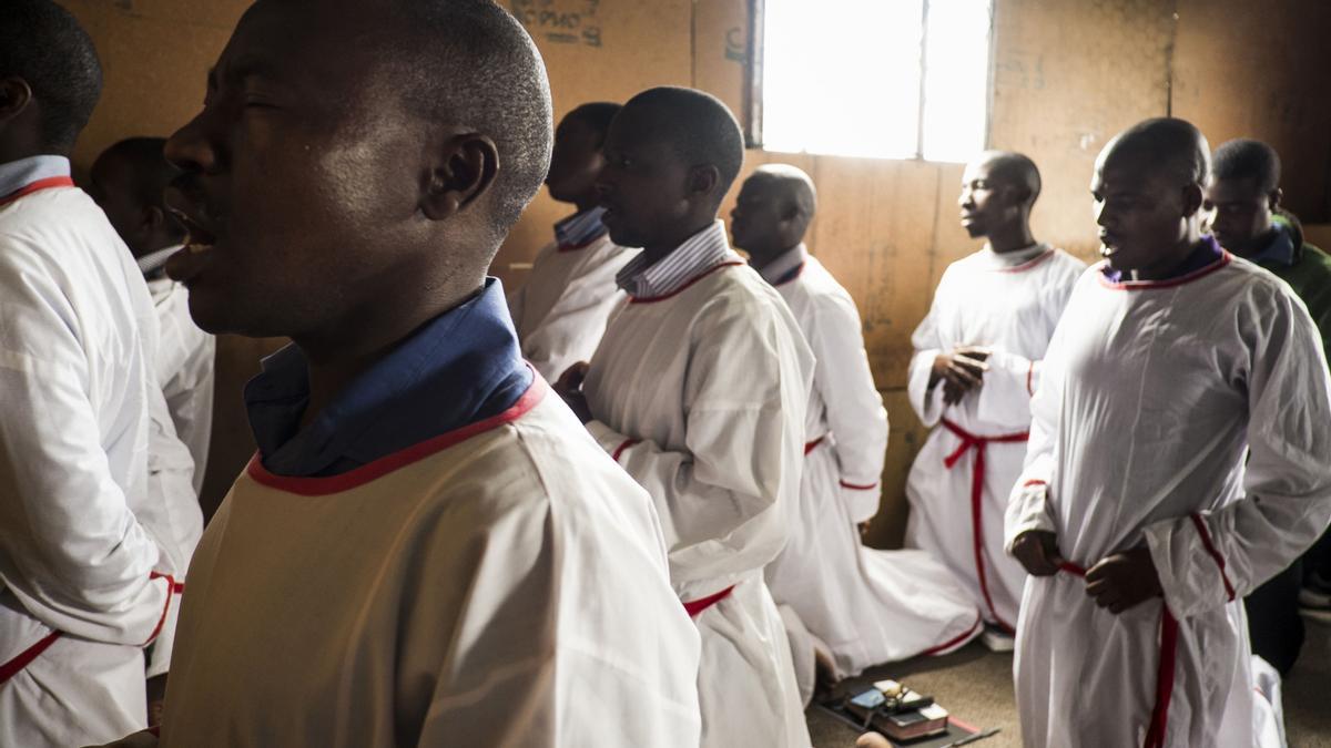 Ceremonia de ordenación sacerdotal en Cabo Occidental, Sudáfrica.