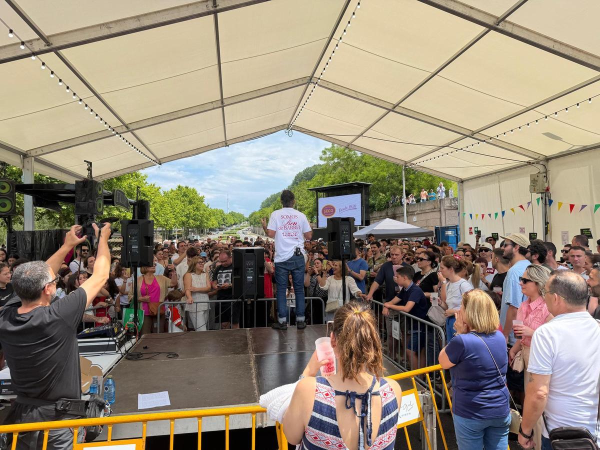 Luis Zahera y Festicultores cierran por todo lo alto las fiestas de Fontiñas