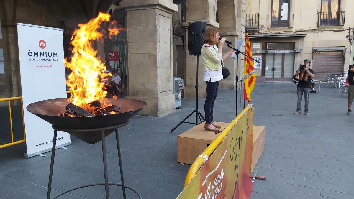 El peveter de la plaça Major es tornarà a encendre amb la Flama del Canigó