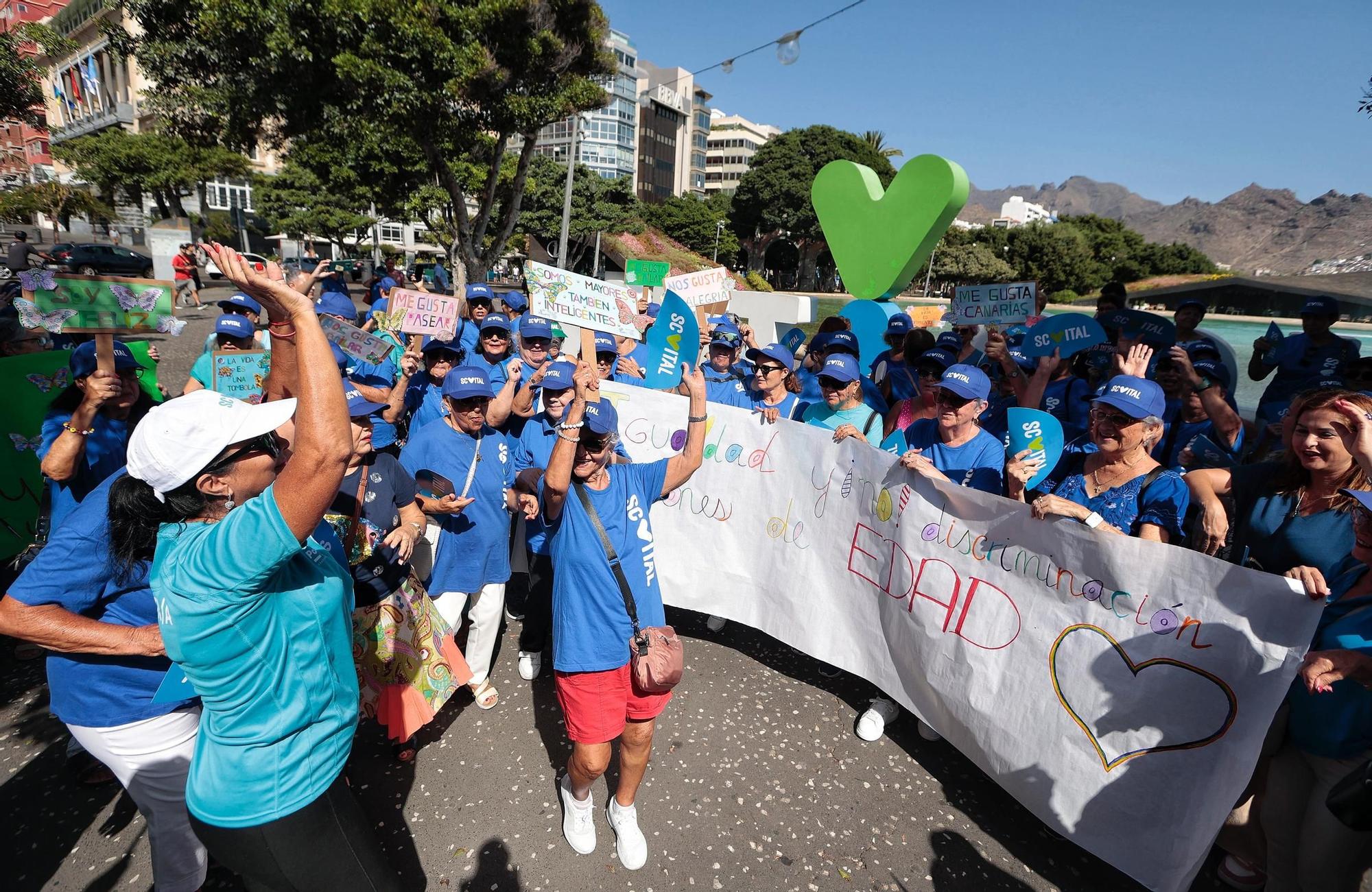 Flashmob de mayores en Santa Cruz de Tenerife