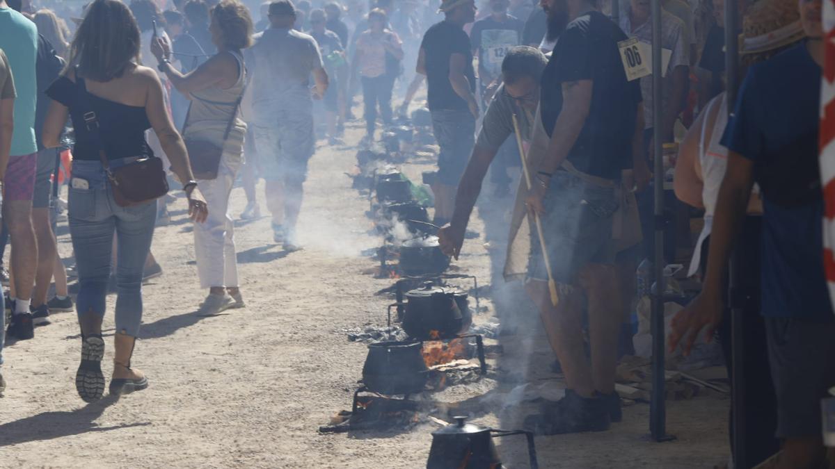 Así ha sido el concurso para encontrar el mejor 'all i pebre' en Catarroja