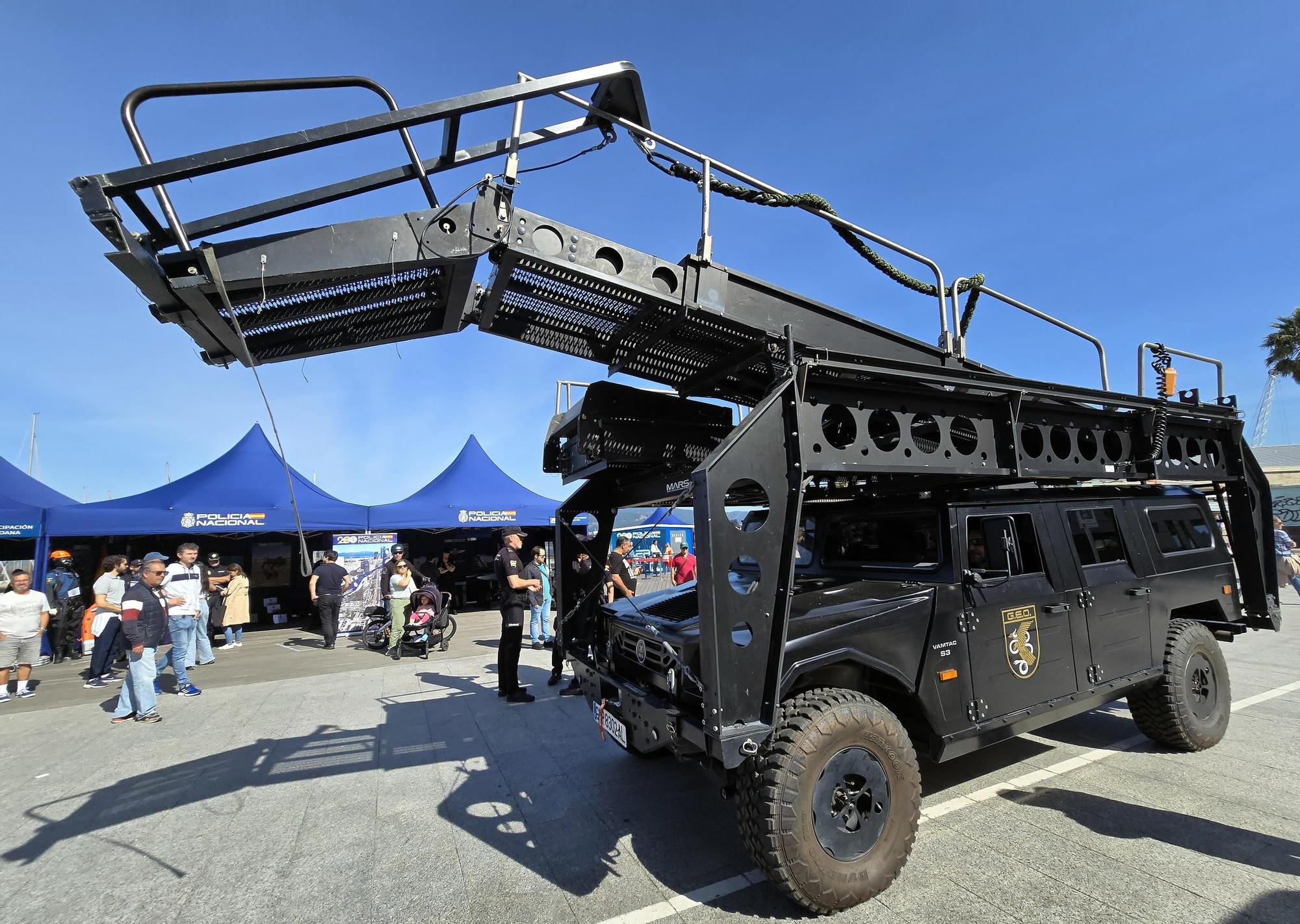 Vigo inaugura con la "Exposición de Medios" las celebraciones del Día de la Policía Nacional