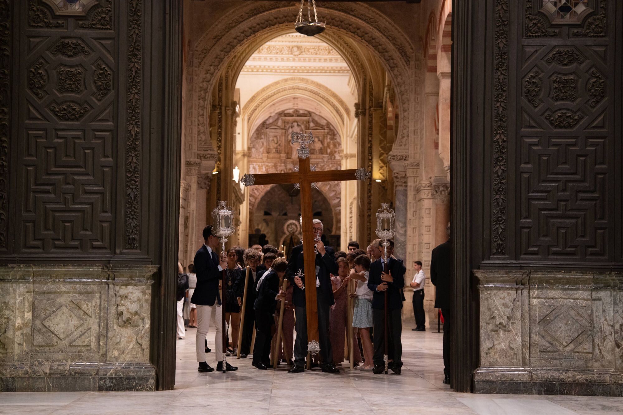 La procesión Reina de los Ángeles de Gloria de Córdoba, en imágenes