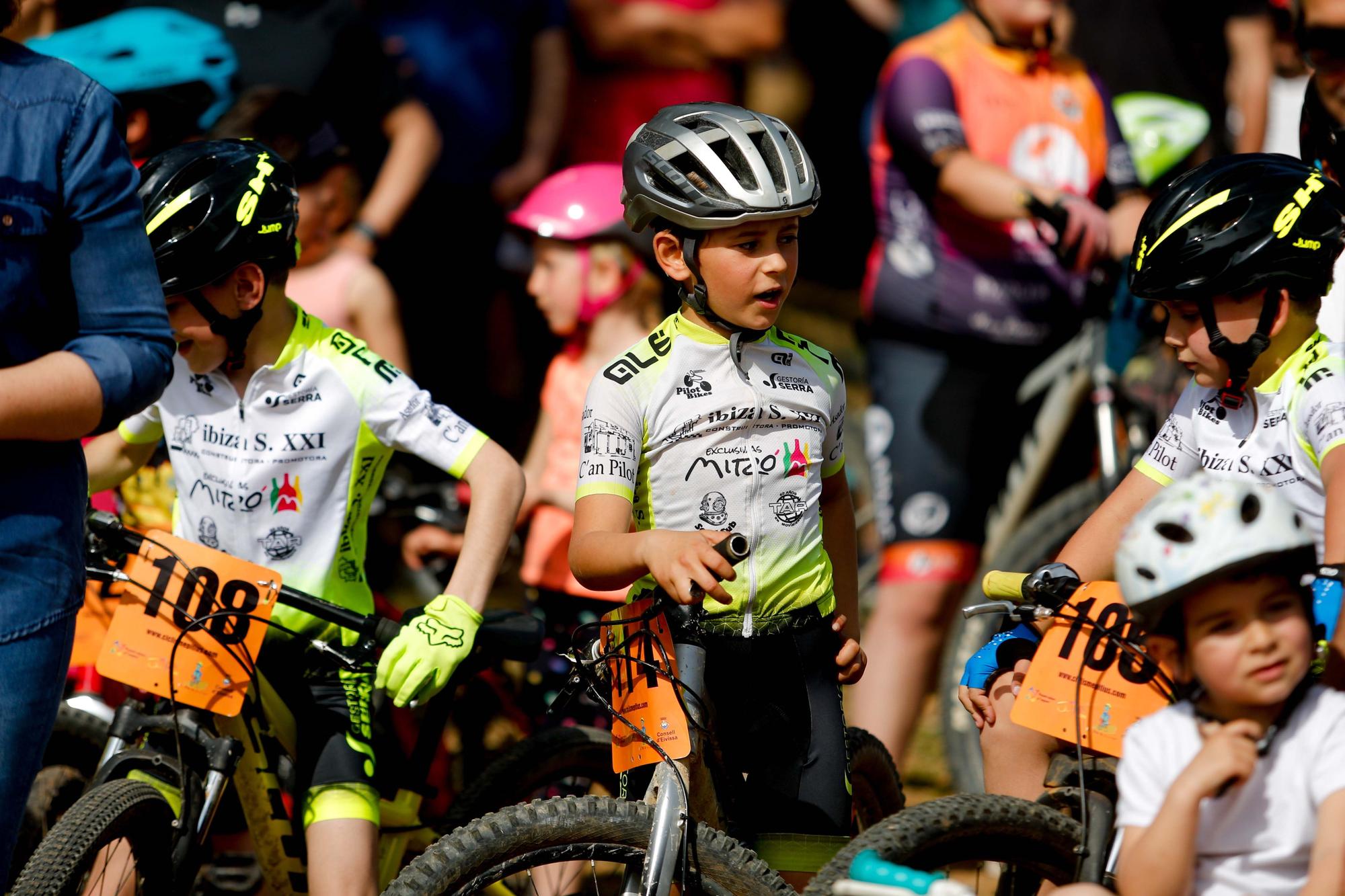 Los más pequeños de Ibiza aprenden a manejar con Bicykids