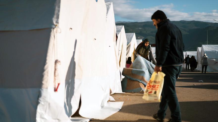 Tiendas Para Los Refugiados Sirios Afectados Por El Terremoto En La Ciudad Turca De Osmaniye.