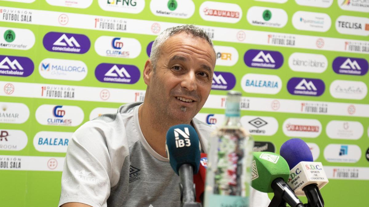Antonio Vadillo en la sala de prensa de Son Moix