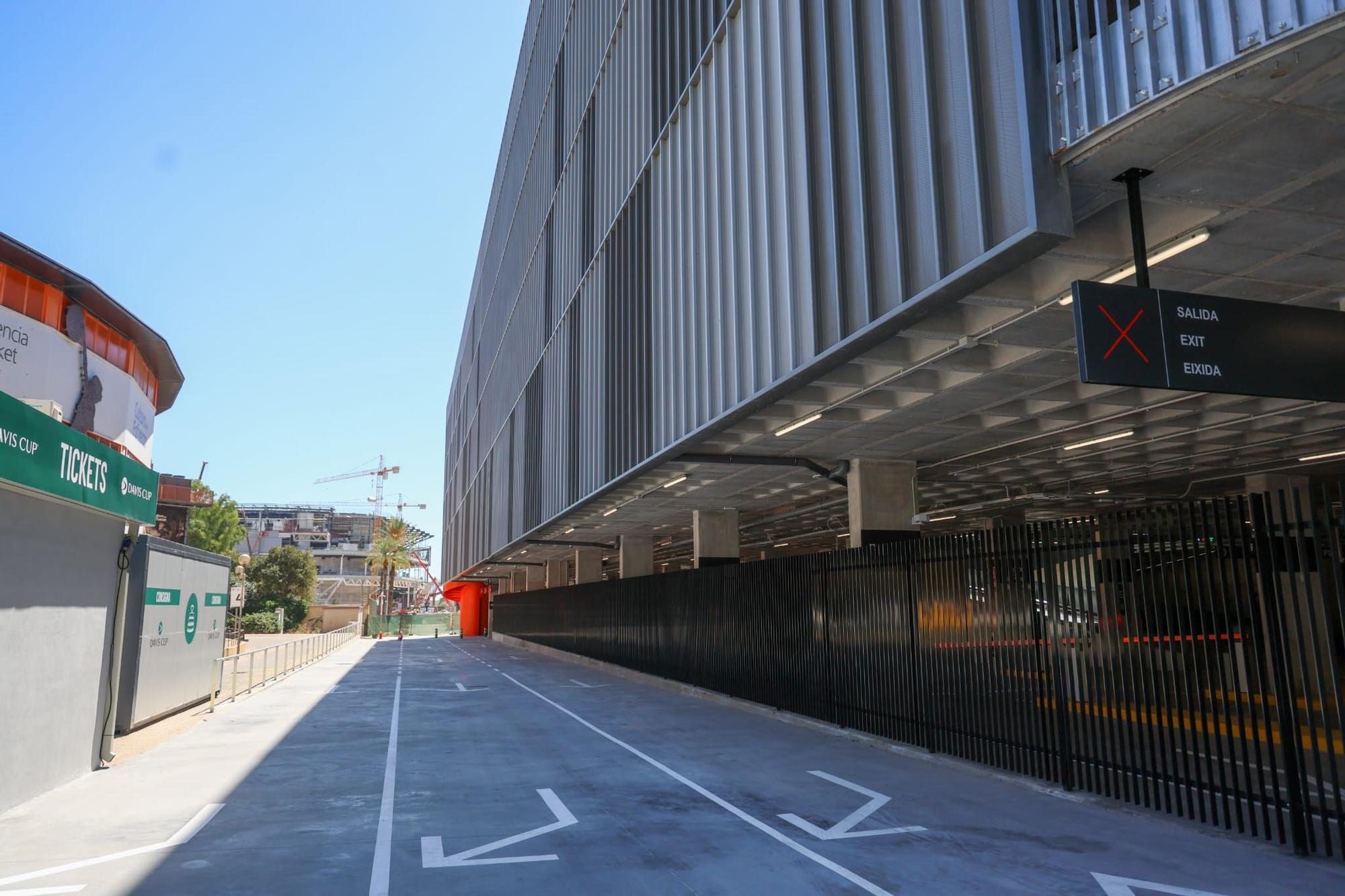 El Roig Arena abre al público su gran aparcamiento en altura
