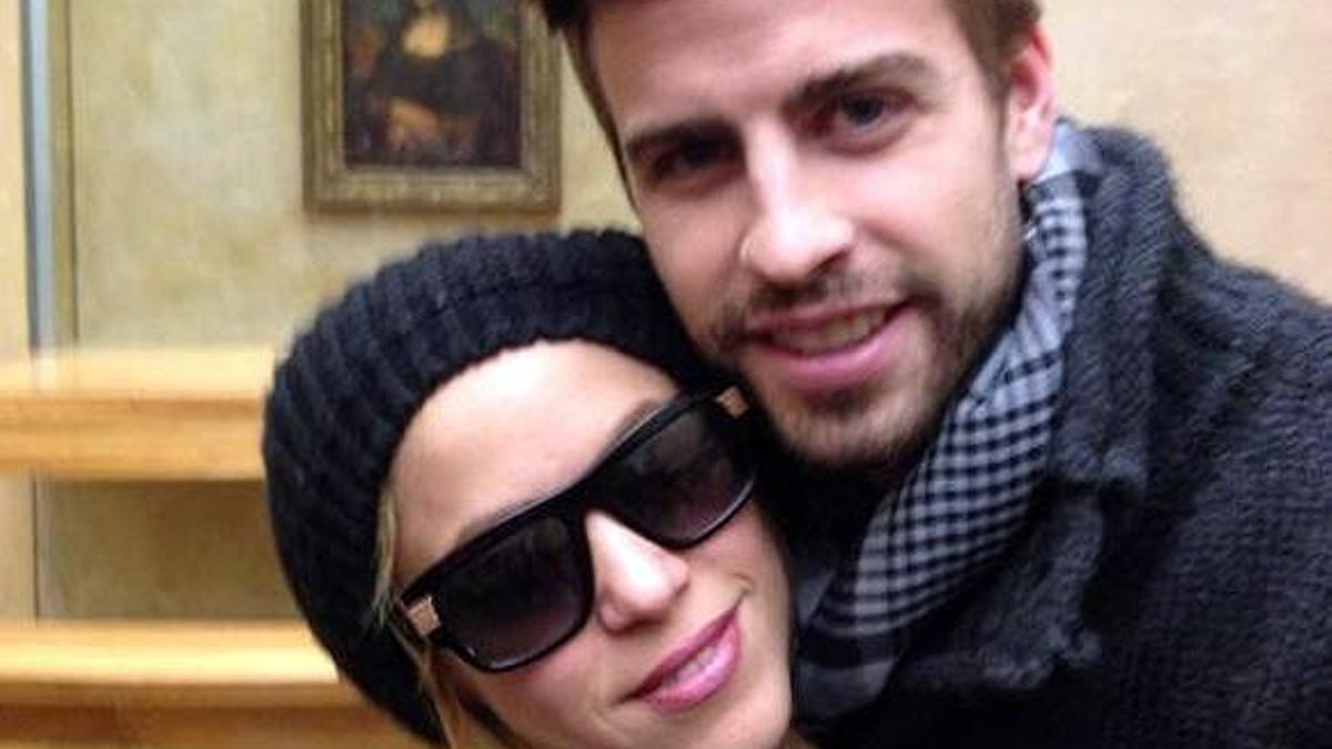 Shakira y Piqué en el Louvre