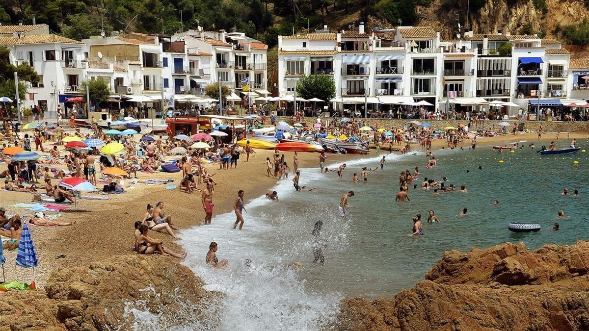 La playa de Tamariu, en Palafrugell