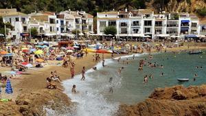 La playa de Tamariu, en Palafrugell.