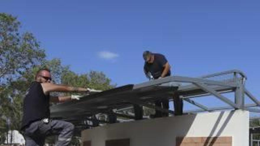 Últimos trabajos en los paelleros junto a la Gerencia.