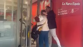 Jornada de lluvia, carpetas y tranquilidad en la FSA: los candidatos a las primarias del PSOE de Gijón entregan sus avales