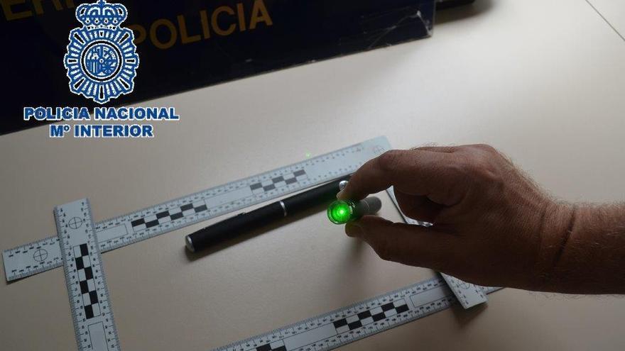 Uno de los punteros intervenidos por la Policía.