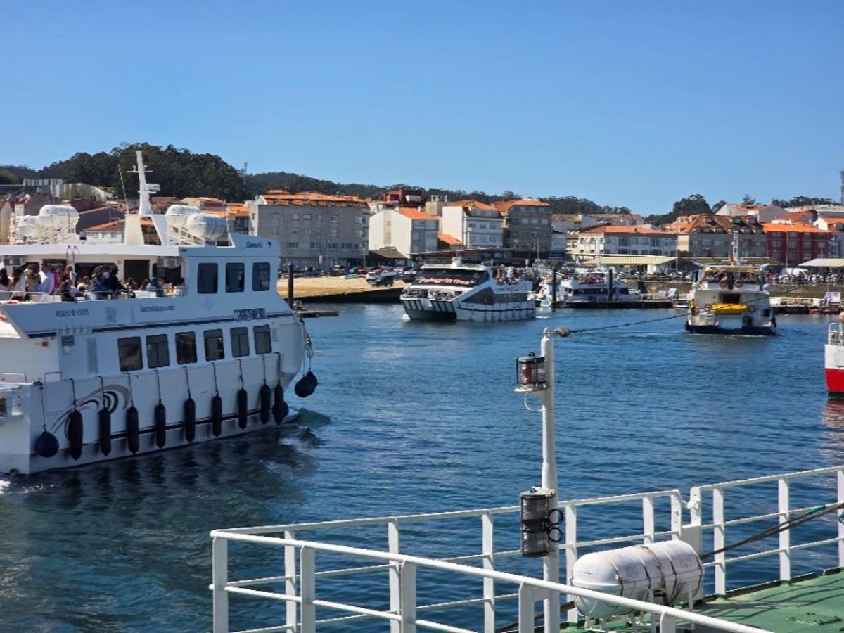 Los catamaranes de O Grove fueron uno de los grandes atractivos del Viernes Santo.