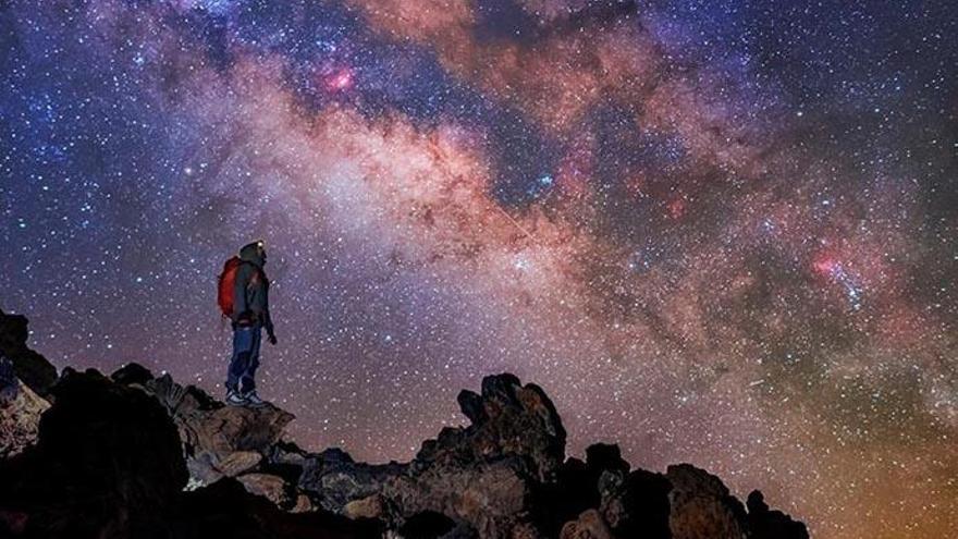la-v-a-l-ctea-sobre-tenerife-el-impresionante-cielo-nocturno-de