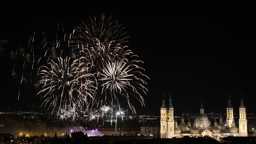 Los mejores lugares para ver los fuegos artificiales que ponen fin a las Fiestas del Pilar de Zaragoza