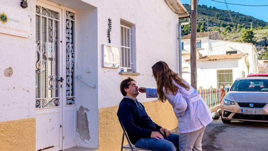 El desfase de la estadística: los dos pueblos &quot;libres&quot; de covid de Alicante que desde hace meses no lo están