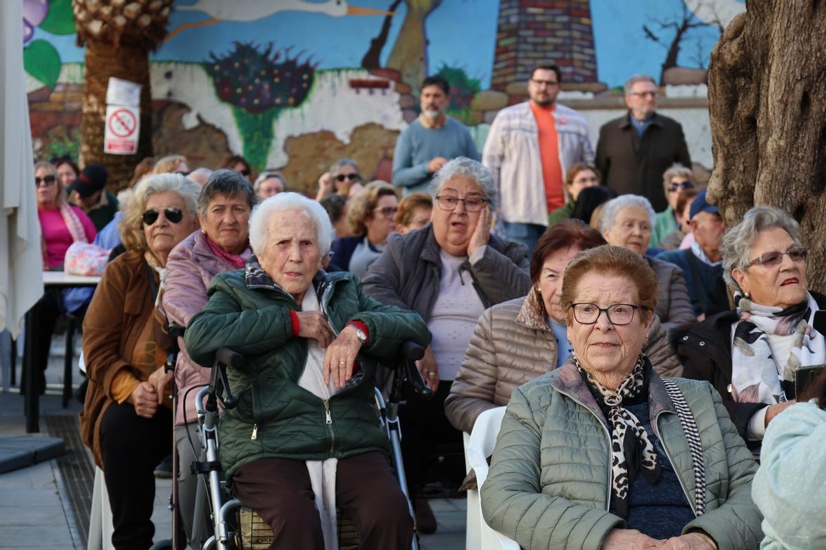 Torrent celebra el acto fallero de los centros de mayores.