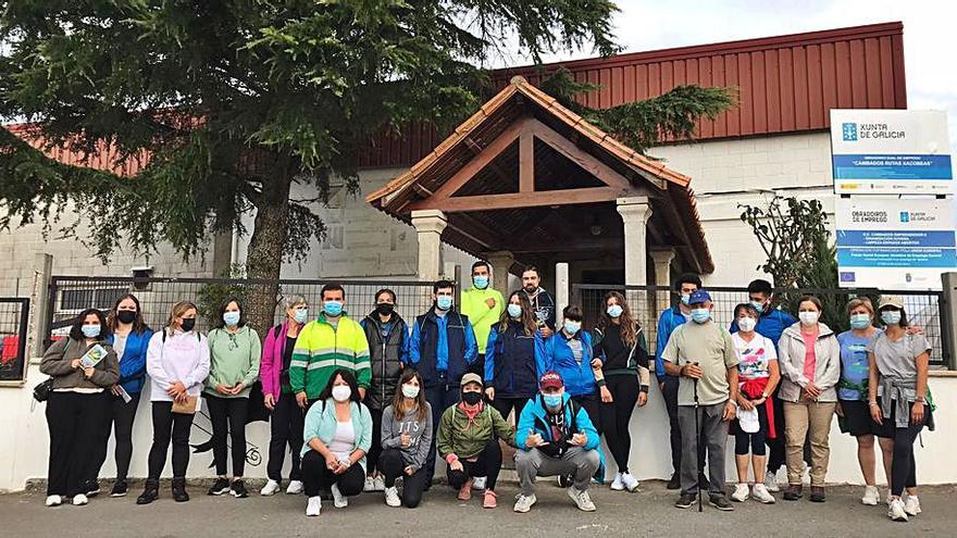 Participantes en la “andaina” de Cambados.