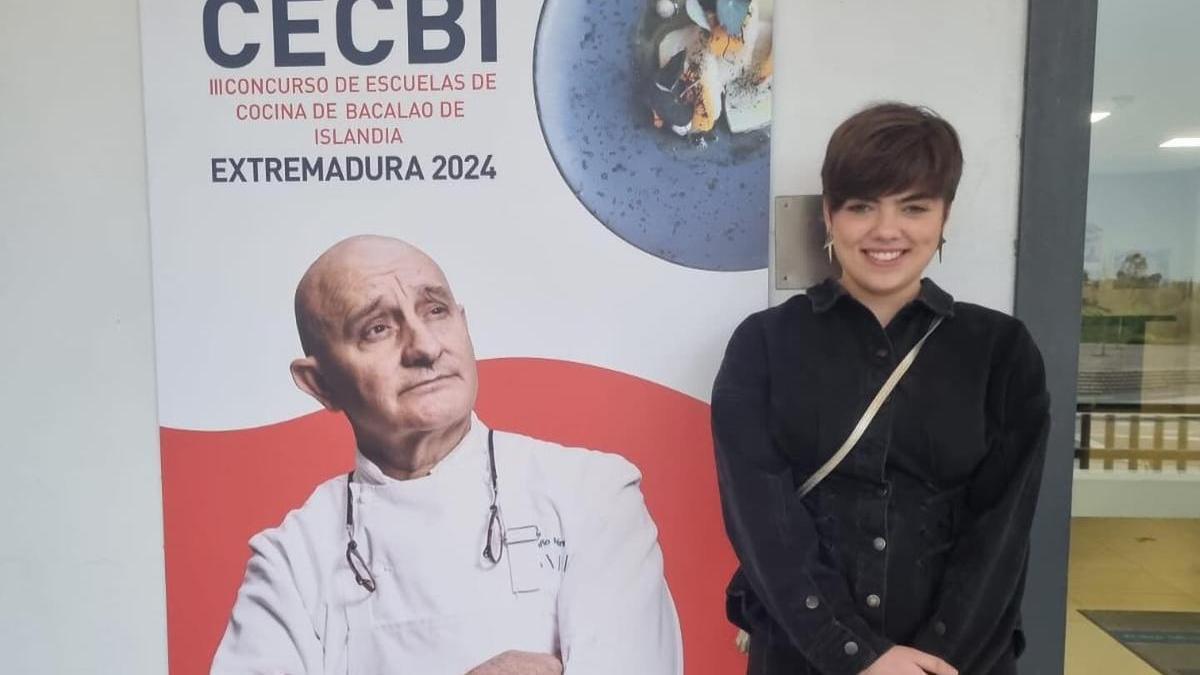 Rebeca recibió el premio de manos del chef Toño Pérez.