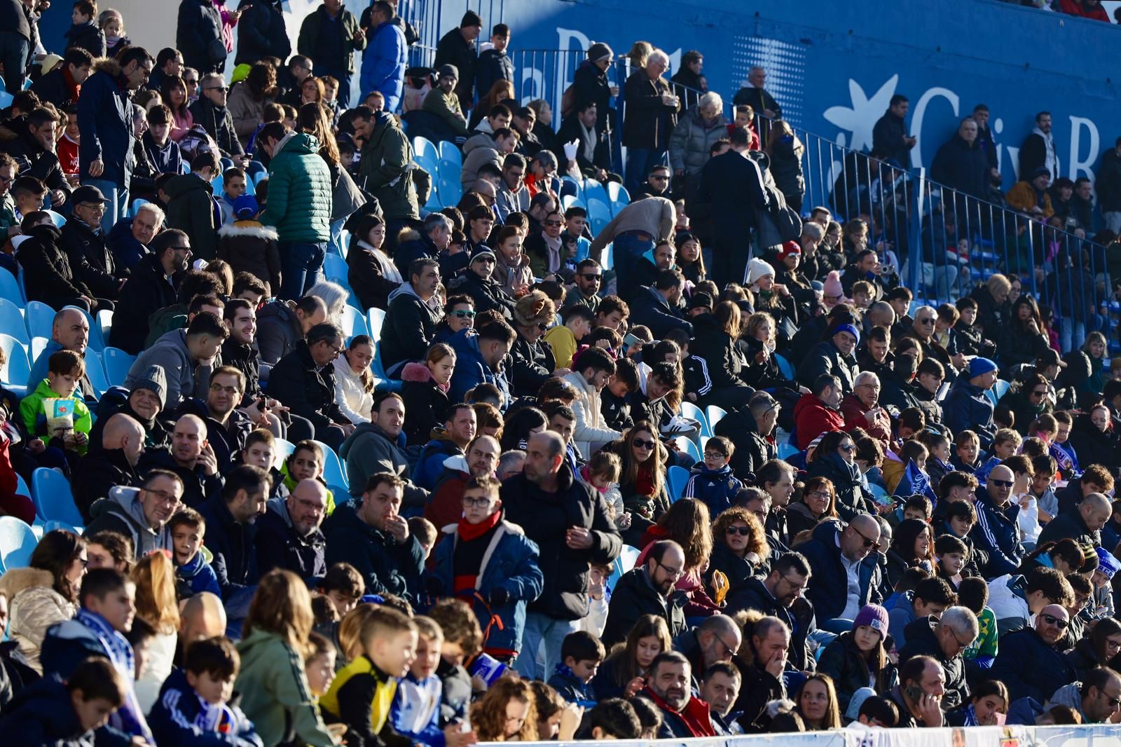 EN IMÁGENES | Gran ambiente en el entrenamiento a puertas abiertas del Real Zaragoza