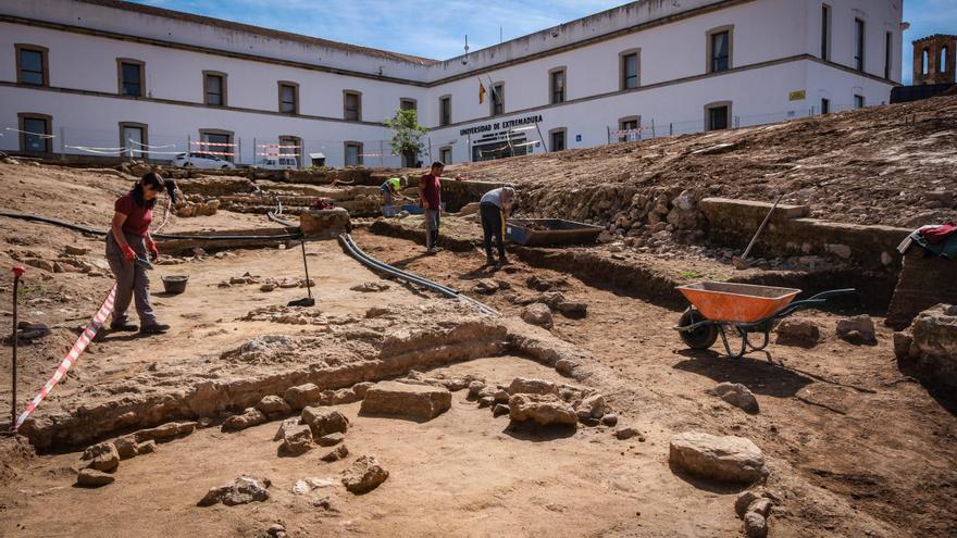 Encuentran restos en la Alcazaba de Badajoz que podrían ser de un asentamiento romano