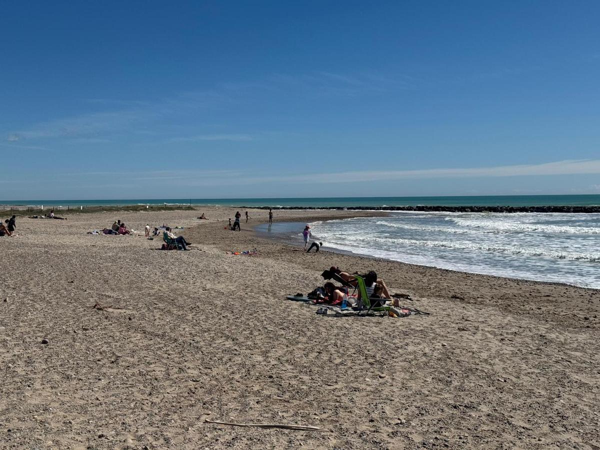 XILXES. El Ayuntamiento ha acondicionado las playas Les Cases y El Cerezo.