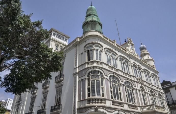 04/09/2017 LAS PALMAS DE GRAN CANARIA. Torre del  Gabinete Literario que tiene que ser reparada con urgencia. FOTO: J.PÉREZ CURBELO