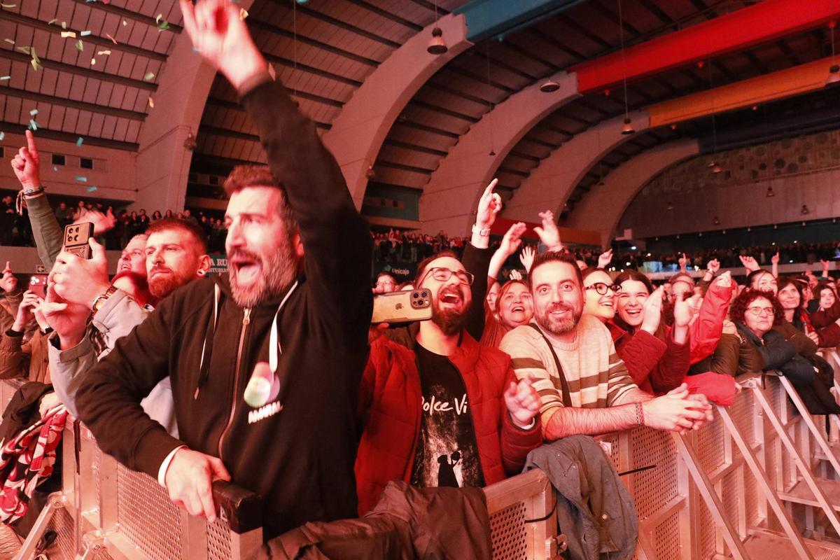EN IMÁGENES: El multitudinario concierto de Amaral en Avilés, 27 años después