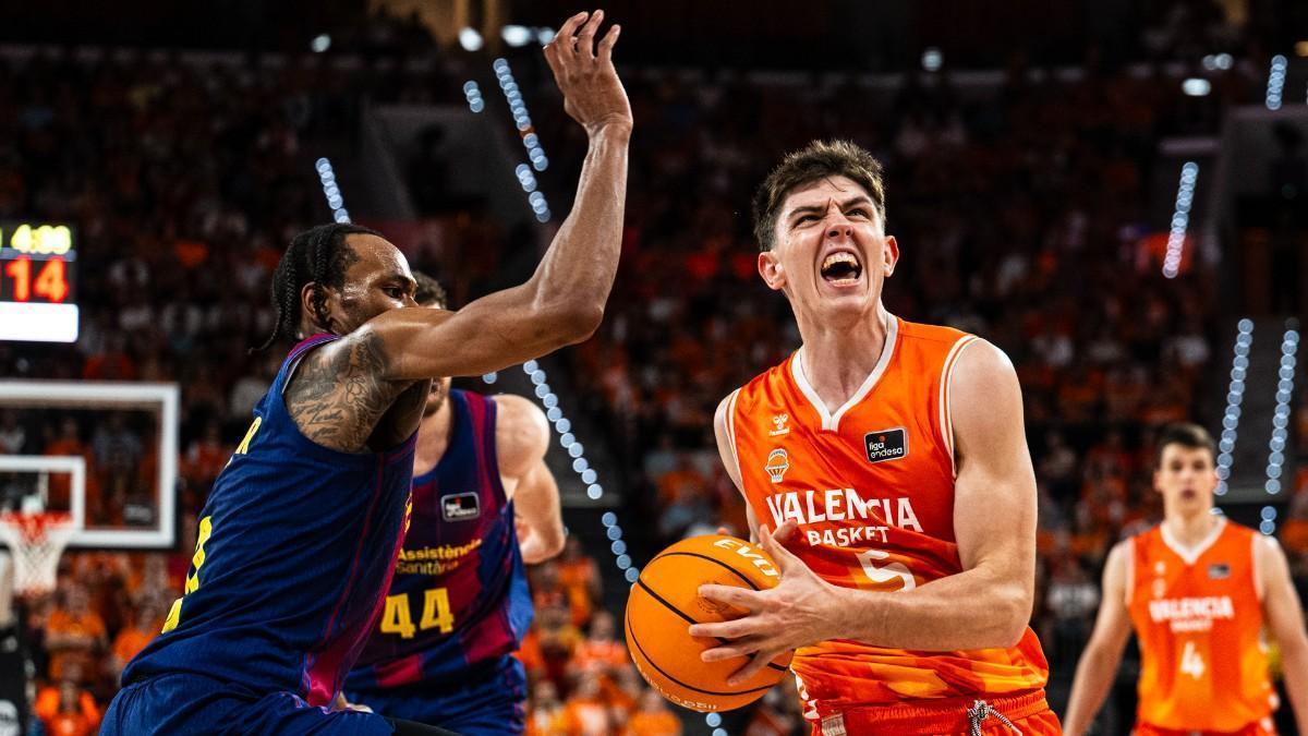 Valencia Basket atropella a un Barça frágil e iguala la final de la ACB