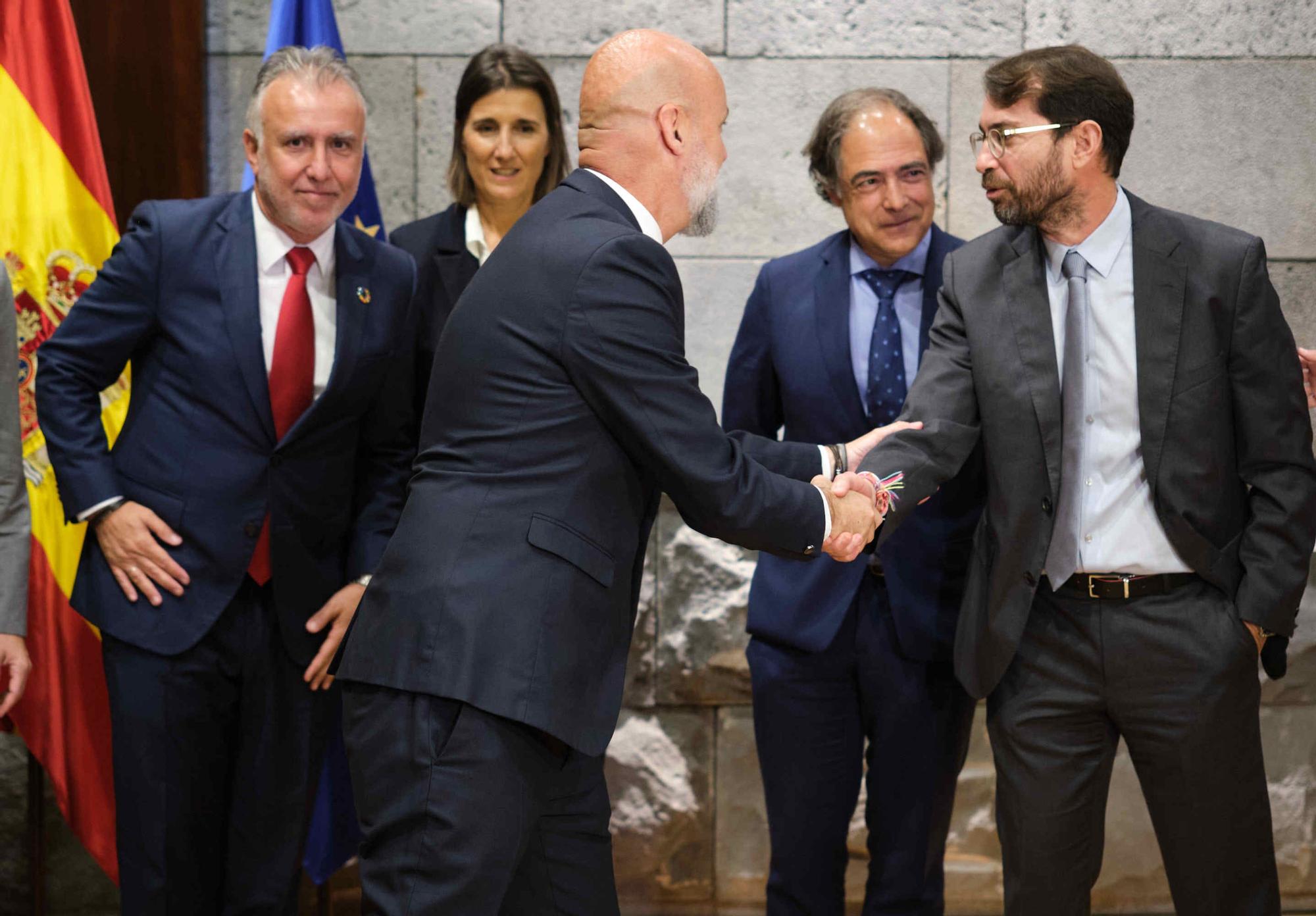 Reunión de responsables de Philip Morris con Ángel Víctor Torres