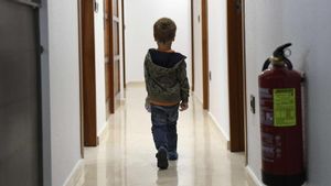 Uno de los niños de un hogar de protección de la asociación Nuevo Futuro de Murcia.