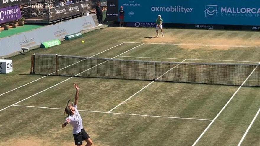 ATP-Tennisturnier auf Mallorca: Tsitsipas behält bei dramatischer Hitzeschlacht die Oberhand