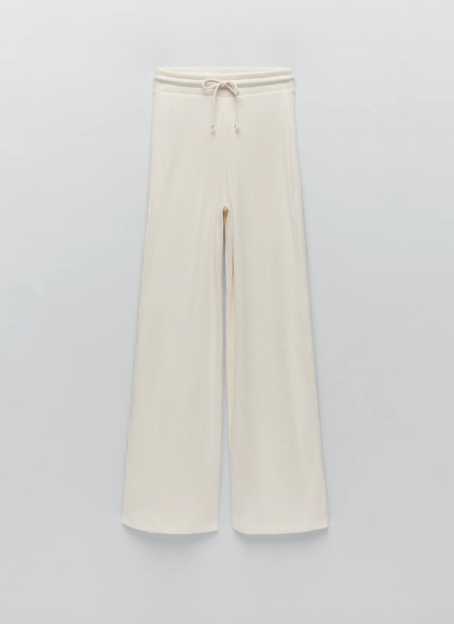 Pantalón de punto, de Zara