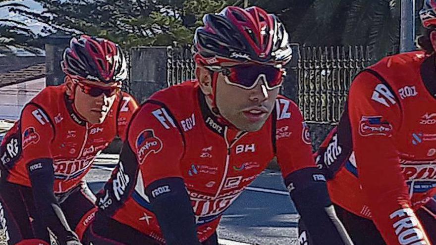 El ciclista del Froiz, Alejandro Regueiro. // FDV
