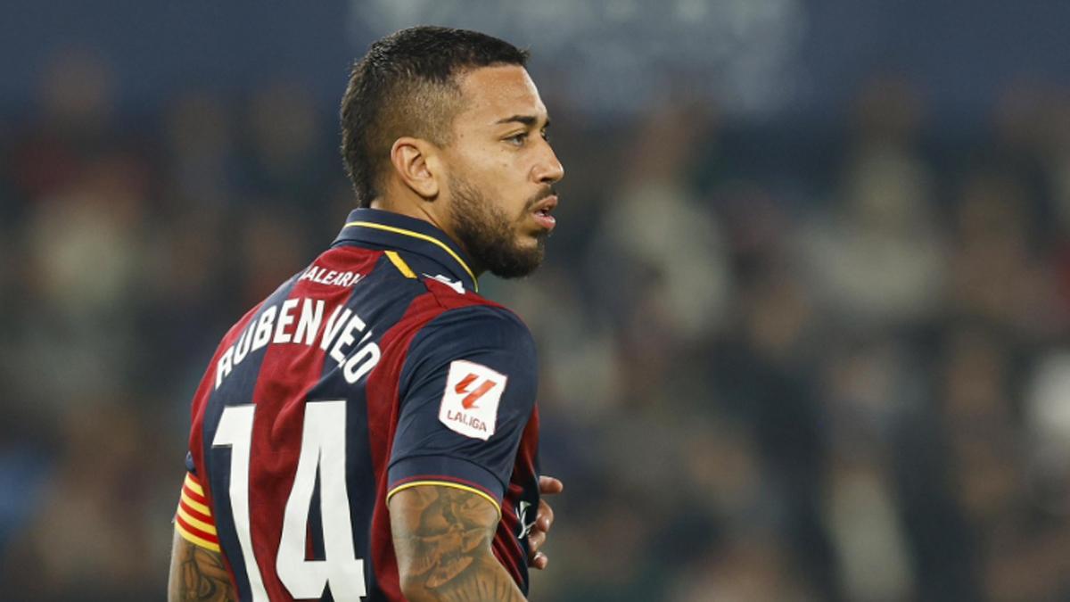 Rúben Vezo, durante un partido con el Levante