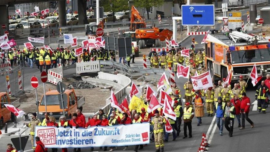 La huelga de trabajadores de tierra provoca la cancelación de cerca de 600 vuelos en Alemania