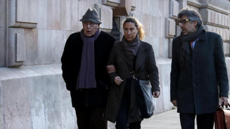 Jordi i Gemma Montull arribant al Palau de Justícia amb l&#039;advocat Jordi Pina