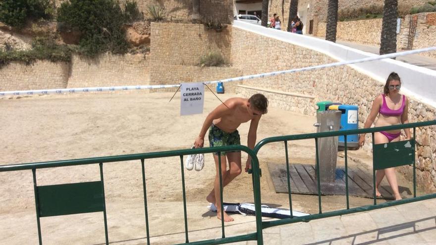 Reabren la playa del Portet tras prohibirse el baño durante 26 horas por un vertido fecal