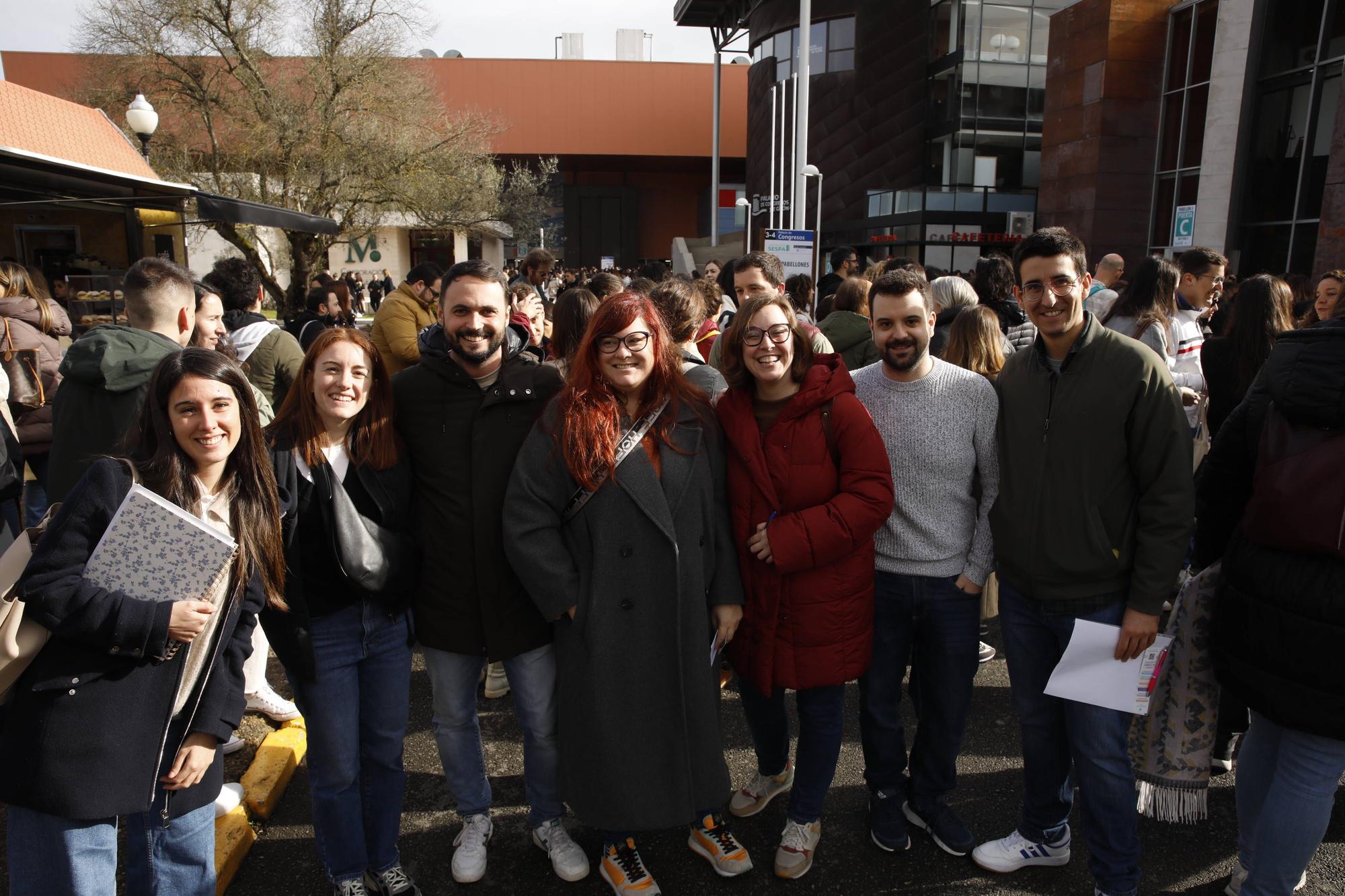 Miles de personas participan en la macrooposición de la sanidad pública asturiana.