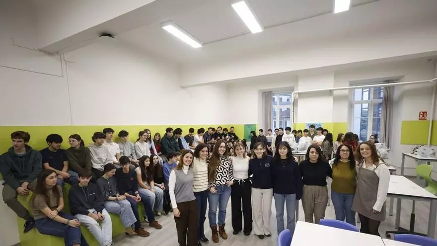 VÍDEO: Nueve científicas despiertan vocaciones en el Colegio de La Inmaculada de Gijón: “No hay carreras de hombres ni de mujeres”