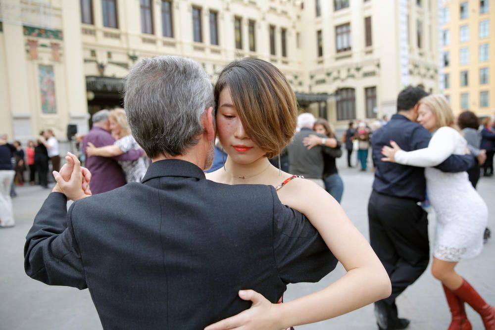 Tango en el vestíbulo de la Estación del Norte