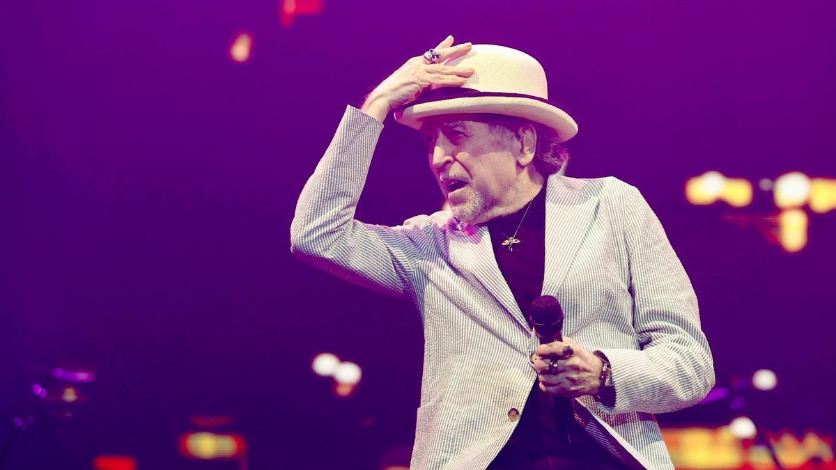 Un Roig Arena al completo corea las canciones de Joaquín Sabina en el primero de sus tres conciertos en València