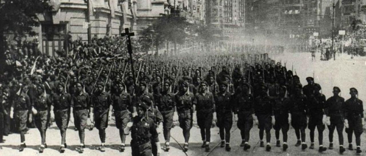 Visita de Franco a la actual plaza del Ayuntamiento de València.