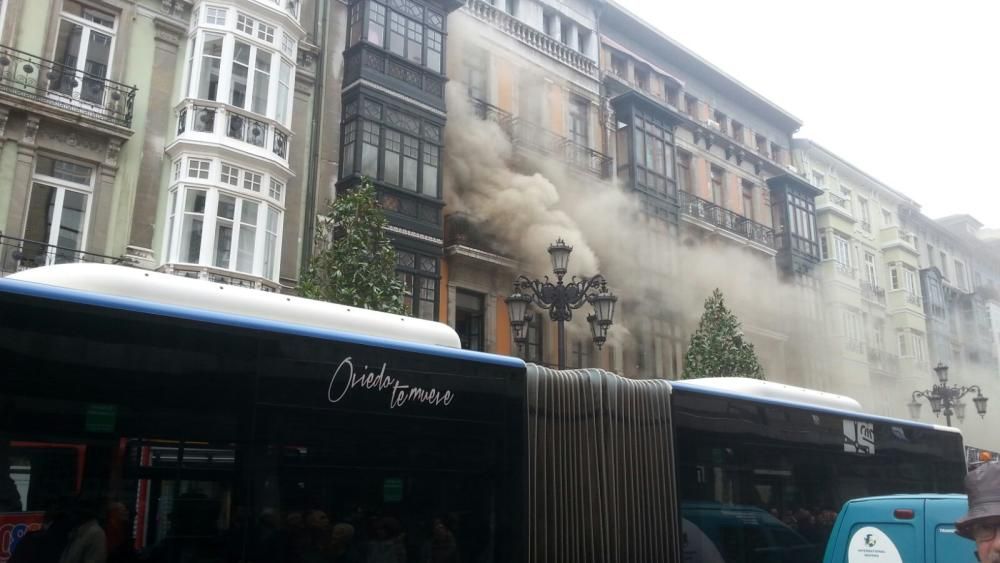 Incendio en la calle Uría de Oviedo