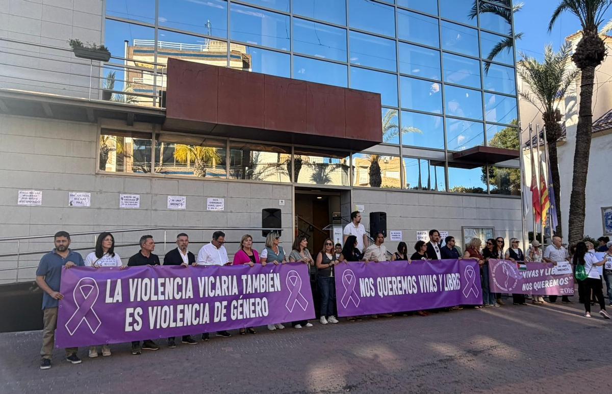 Dolores despide a Marisol y Alberto y clama contra la violencia machista