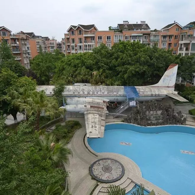 Avión convertido en un supermercado